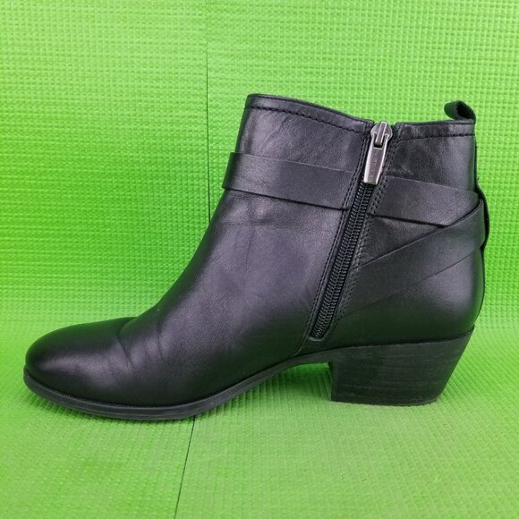 ✅Vince Camuto PEAMER Black Leather Ankle Booties W/Strap Womens 8M Western Style - Picture 11 of 11